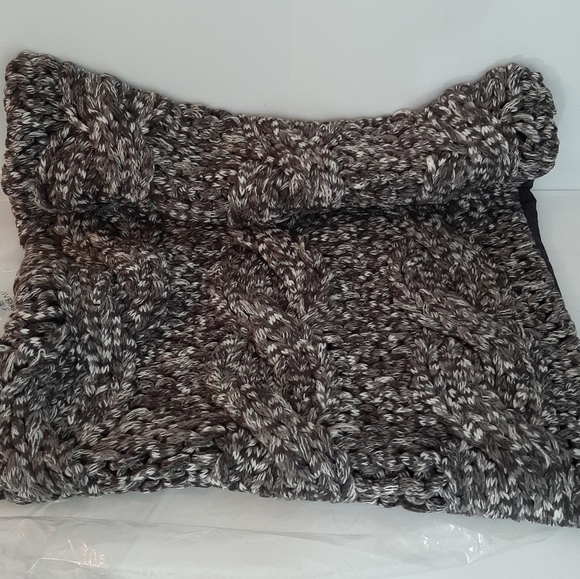 Pottery Barn Colossal Handknit Pillow Cover (1 pillow cover) Heather Gray - Picture 8 of 14